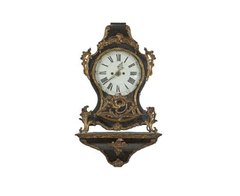 A BLACK VERNIS-MARTIN SWISS BRACKET CLOCK, LOUIS XV PERIOD, Neuchâtel, the white enamel dial with Roman numerals and pierced 