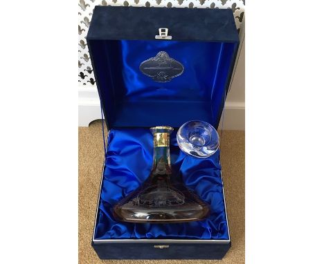 QE2 single malt Scotch whiskey in decanter with original fitted case. 