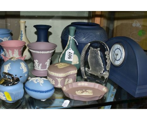 A COLLECTION OF WEDGWOOD JASPERWARES AND OTHER PATTERNS AND GLASS, to include sage green jasperware bud vase, Portland blue a