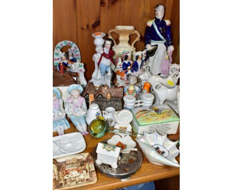 A GROUP OF CERAMICS AND SUNDRY ITEMS, to include a Crown Devon Fieldings rectangular music box, playing 'On Ilkla Moor Baht' 