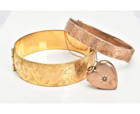A 9CT GOLD BANGLE AND YELLOW METAL ITEMS, a rose gold hinged bangle detailed with a foilage engraving, fitted with an intergr