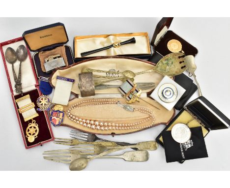 A BOX OF ASSORTED ITEMS, to include a cased 'Lotus' simulated pearl necklace, a cased 'Ronson' lighter, a cased mounted H.M.Q