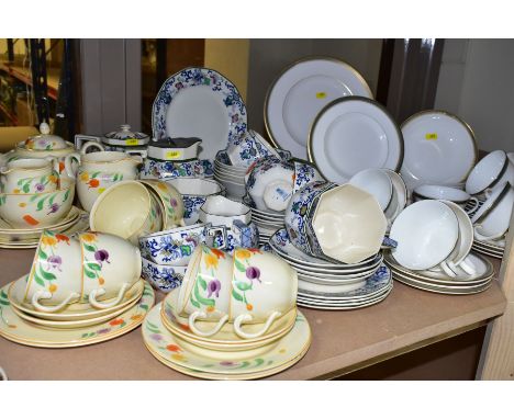 ROYAL DOULTON CLARENDON PART DINNER SERVICE AND DOULTON BURSLEM EARTHENWARE NANKIN PATTERN BREAKFAST SET AND RIDGWAYS TEA WAR