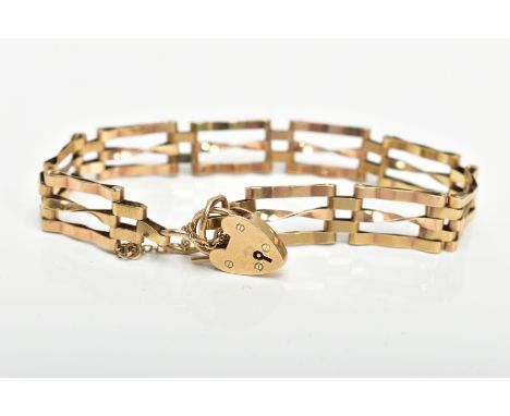 A 9CT GOLD GATE BRACELET, three bar links, fitted with a heart clasp, hallmarked 9ct Birmingham, with additional safety chain