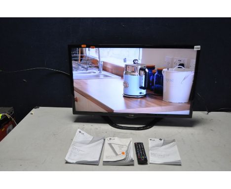 A LG 32LN575V 32in TV with remote and manual (PAT pass and working)
