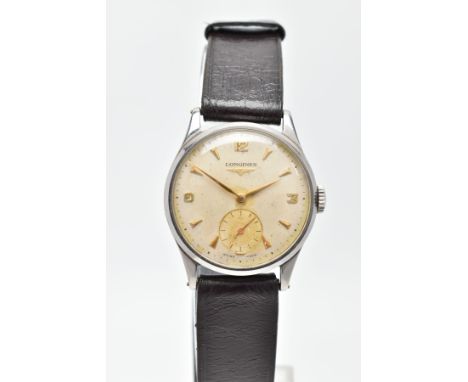 A GENTS 'LONGINES' WRISTWATCH, hand wound movement (working) round cream dial signed 'Longines', Arabic twelve, three, six an