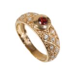Ring, GG 333/000, roter facettierter Stein, im seitlichen Ornament weißer Steinbesatz ...