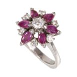 Ring 1970/80er Jahre, WG 750/000, zentraler Brillant ca. 0,25 ct tw-vsi, 6 Brillanten ca. ...