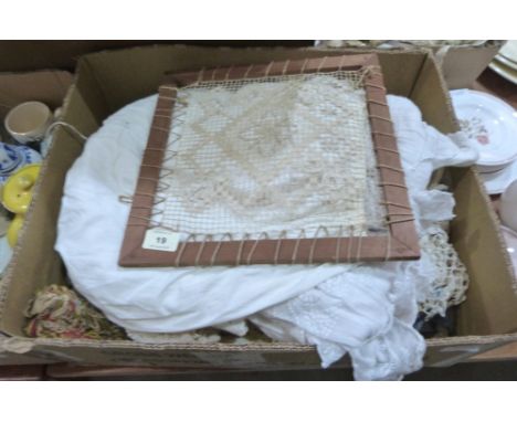 A quantity of lace textiles