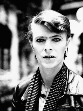 A high-quality photo print of a portrait of David Bowie, taken by photographer Philippe Auliac in 1976. Measures 30x 40cm. Wi