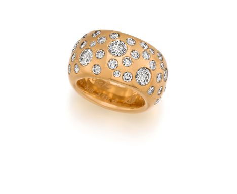 DIAMANT-RING. Herkunft: Deutschland. Datierung: 2001. Material: 750/- Rotgold, Punze. Gesamtgewicht: ca. 50,0 g. EU-RM: 56. D
