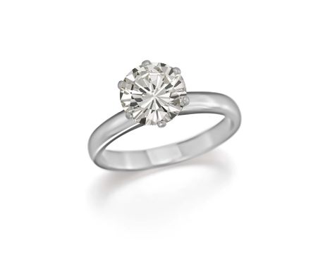 SOLITAIRE-RING. Material: 750/- Weißgold, Punze. Gesamtgewicht: ca. 4,5 g. EU-RM: 55. Diamanten: 1 Brillant, 2,18 ct., K/IF, 