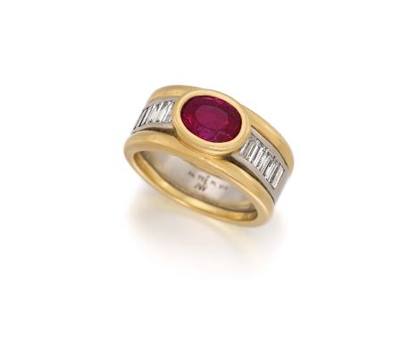 BURMA-RUBIN-RING. Herkunft: Deutschland. Datierung: Um 1980. Material: 750/- Gelbgold, Platin, Punze. Gesamtgewicht: ca. 15,5