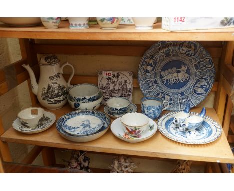 An interesting group of 18th and 19th century pottery and porcelain, to include Worcester first period, (s.d). 