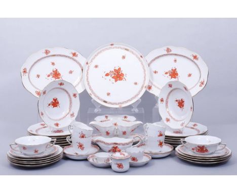 Speise- und Kaffee-Restservice, Herend, Ungarn, 20.Jh., Dekor "Apponyi" orange, 70-tlg.Korbreliefdekor, Goldrand, 11 Speisete