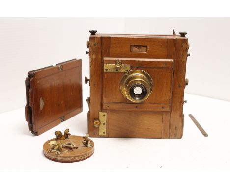 Underwood Tailboard Camera, Instanto half plate model with Underwood lens