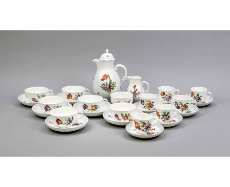   Kaffee-/Teeservice für 6 Personen, 27-tlg., Nymphenburg, Marke 1925-75, polychrome   Blumenmalerei, Kaffeekanne, H. 23 cm, 