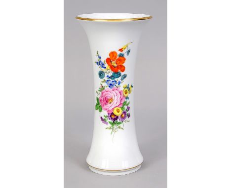   Stangenvase, Meissen, 1970er Jahre, 1. W., Modellnr. 50272, polychrome Blumenmalerei mit   Blumenbouquet, Goldränder, H. 25