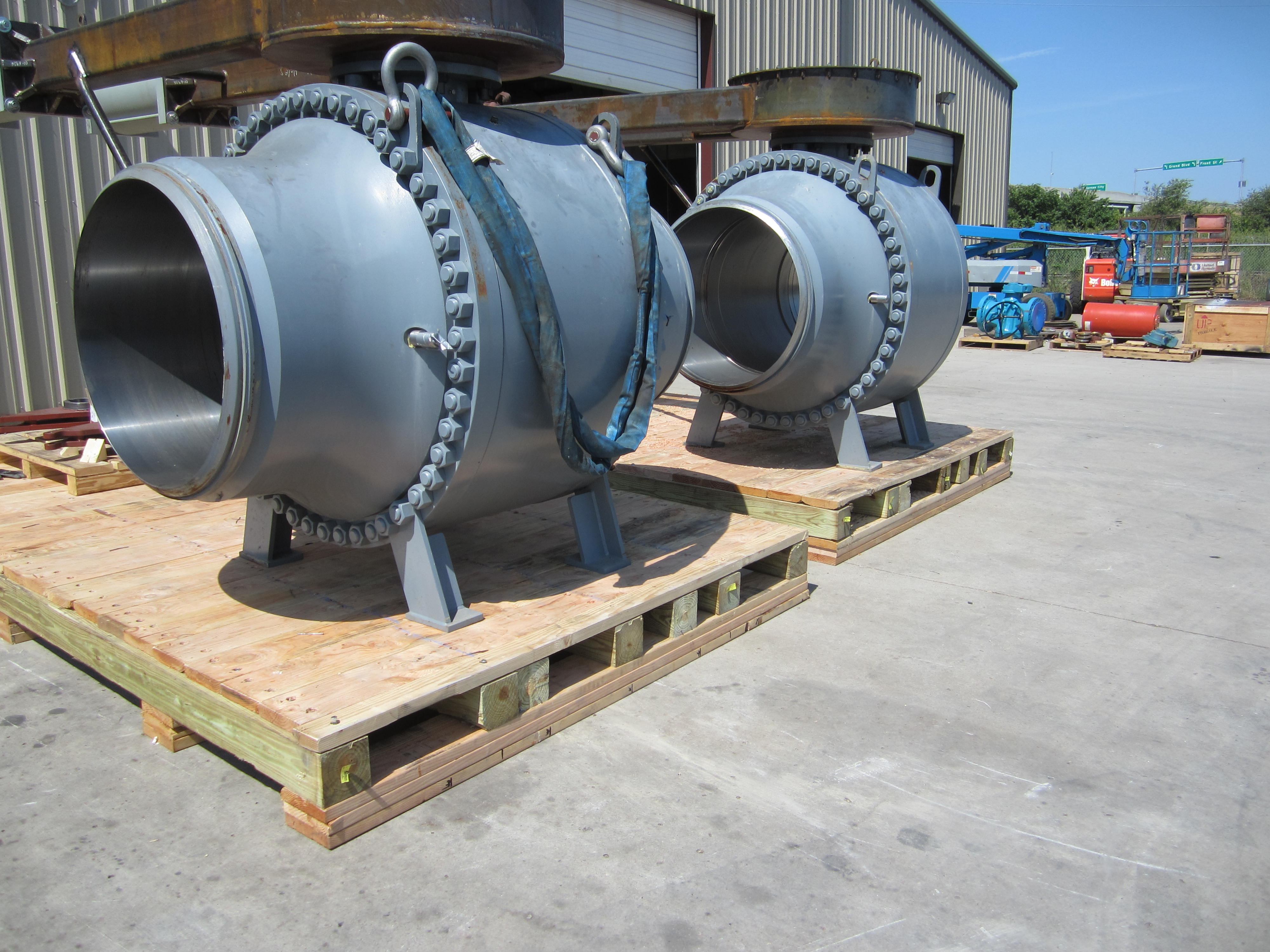 GROVE B5 SERIES 600 WELDED END CARBON STEEL TRUNNION BALL VALVE LESS GEAR OPERATOR QTY 8 B560