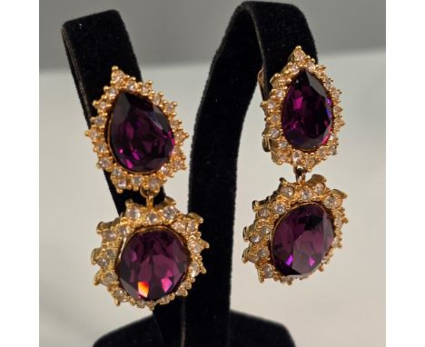 Ein Paar prunkvolle Vintage-Ohrhänger/Clips - Henkel &amp;amp; Grosse (Pforzheim), Entwurf für CHRISTIAN DIOR, Metall vergold