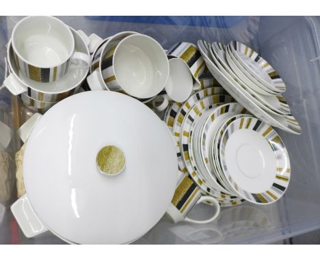 Midwinter retro tablewares including two tureens and covers, soup bowls and plates, some a/f **PLEASE NOTE THIS LOT IS NOT EL
