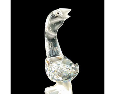 Part of the Barnyard Friends collection. Dazzling lead crystal duck with frosted crystal beak and feet, turning his head arou