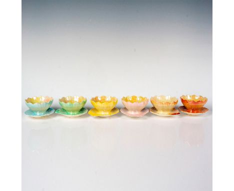 A set of art deco multicolor porcelain flower design bowl with attached foliage saucers. Royal Winton Grimwades backstamp. Di