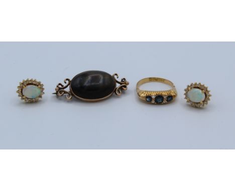 A parcel of gold jewellery. Comprising an 18ct gold sapphire and diamond half hoop ring, marked Birmingham 1912, size K; a pa