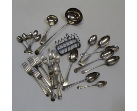 A quantity of sterling silver flatware, all bearing English hallmarks. To include a Victorian (1900) Sheffield toast rack, a 