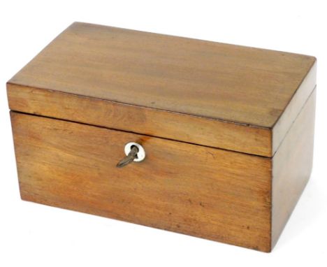 A Victorian mahogany tea caddy, of rectangular twin division form, with key, 20cm wide. 
