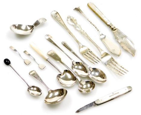 A group of small silver, to include two caddy spoons, coffee bean spoon, fiddle pattern mustard spoon, teaspoons of varying d