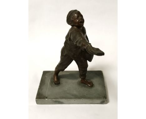 BRONZE PAPERBOY FIGURE ON MARBLE BASE - 25 CMS (H)