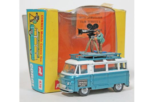 corgi commer bus