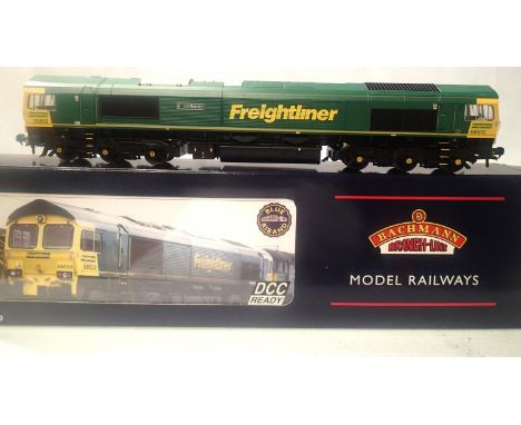 Bachmann 32-728 class 66, Forth Raider 66612, Freightliner Green in very good to excellent condition, missing letter on name 