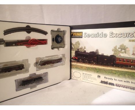 N gauge Graham Farish/Bachmann 370-180 Seaside Excursion train set. Comprising of class 4F locomotive, 44044, Black Late Cres