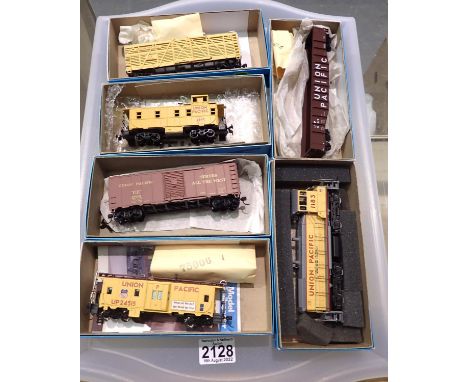 HO scale American outline locomotive, Athearn; S.W 1500, Union Pacific, 1183, We Will Deliver. Plus five Union Pacific wagons