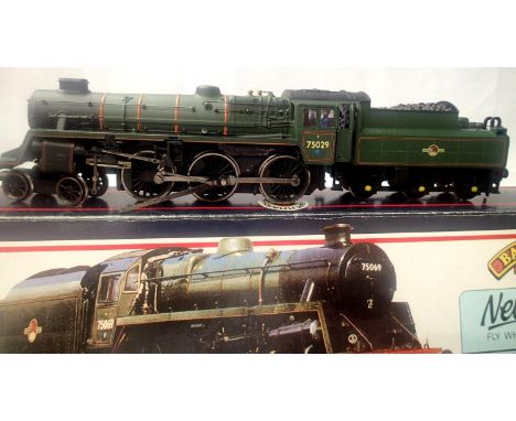 Bachmann 31-101 class 4 locomotive Green, 75029, Late Crest. Damage to valve gear, requires attention, spares or repairs. P&a