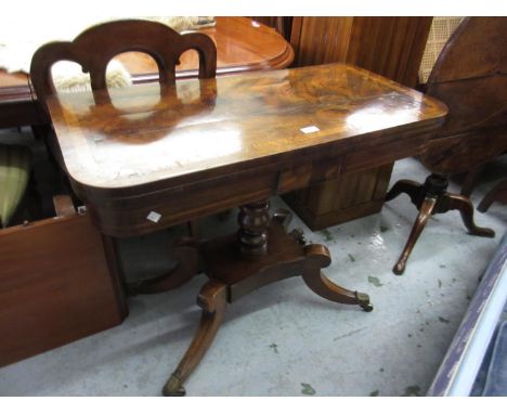 Early 19th Century mahogany rosewood crossbanded D-shaped card table on turned column and quadruped base (split to top) 