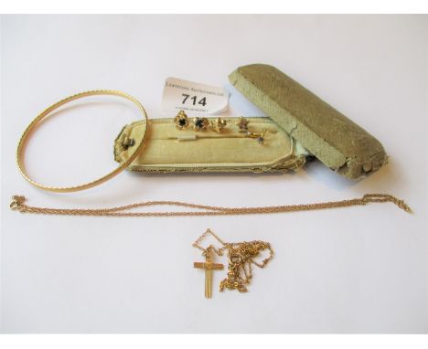 9ct Gold bangle, 9ct Gold pendant cross on chain, 9ct gold necklace, stickpin and two pairs of earstuds13.5g 
