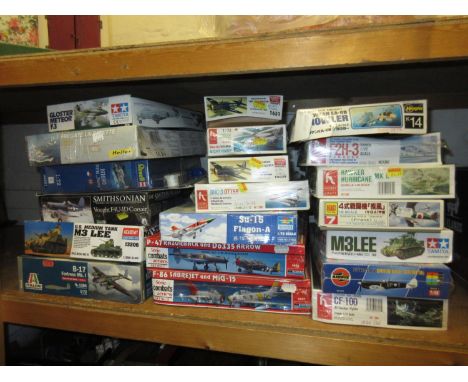 Group of twenty various boxed scale model construction sets including Revel, Academy, Tamiya and Hasegawa 