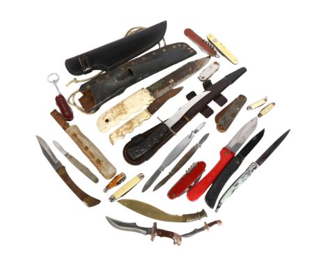 Various hunting knives, utility knives and Swiss Army knives 