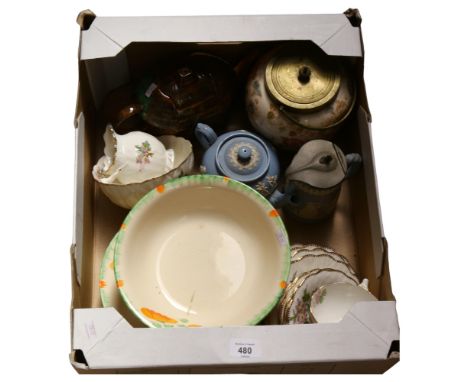 A quantity of English ceramic ware, to include a quantity of ivory ware, including various serving plates, side plates and sa