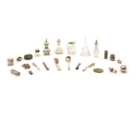 A collection of silver items, to include a miniature silver pin cushion in the form of a pig, a sterling silver pepperette, a