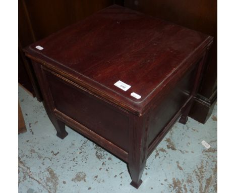 Mahogany commode with hinged top