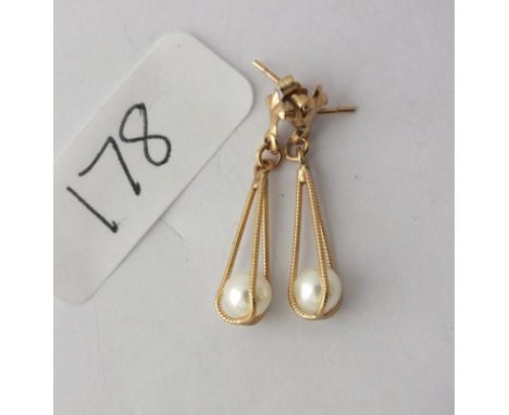 Pair 9ct pearl drop earrings      