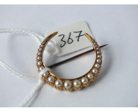 15ct gold pearl crescent brooch 5.5g inc    