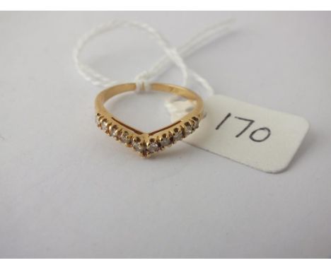 18ct gold and diamond wishbone ring size K,      