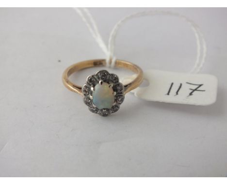 18ct diamond &amp; opal cluster ring  approx size O        