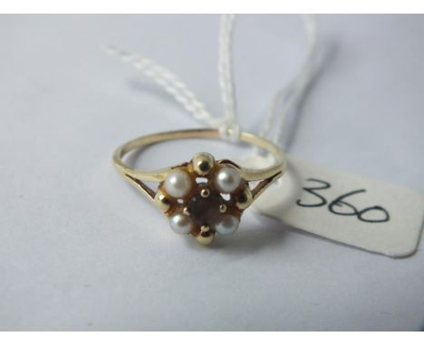 14ct gold pearl &amp; brown stone cluster ring  approx size  P        