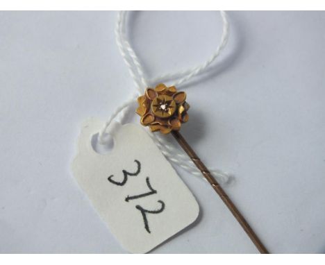 15ct gold diamond stick pin      